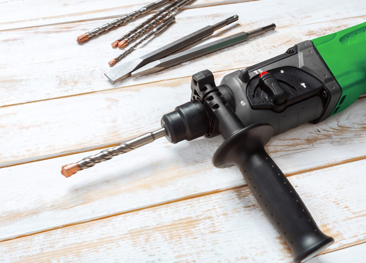 Spade handle drill